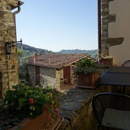 Montefienali Village La Chiocciola Apartmán *
